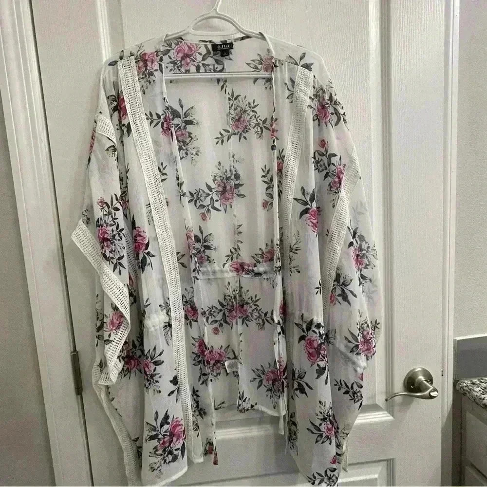Floral Print Lightweight Kimono - Picture 3 of 6